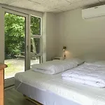 2 Bedroom Beautiful In 펜션 *