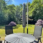 2 Bedroom Beautiful In 펜션 *