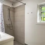 2 Bedroom Beautiful In 펜션 *