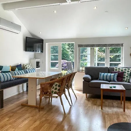 2 Bedroom Beautiful In Rønne