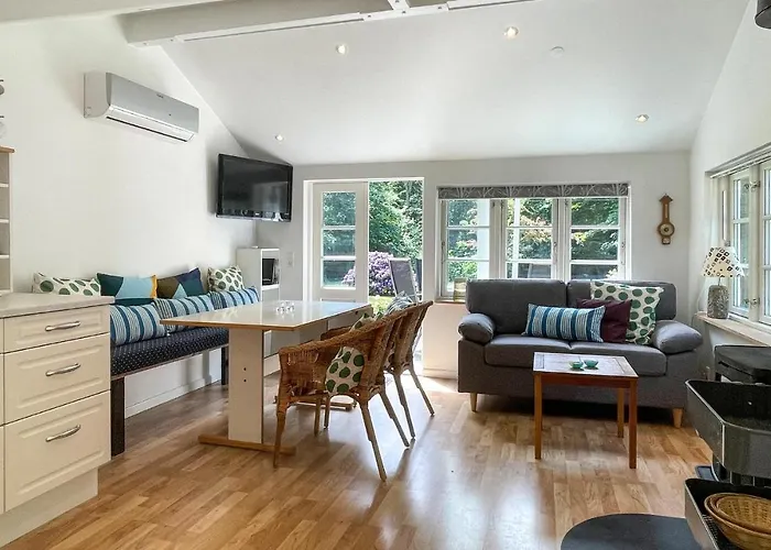 2 Bedroom Beautiful In Rønne