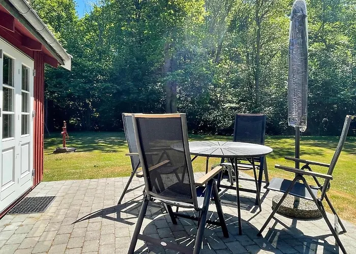Сasa de vacaciones 2 Bedroom Beautiful In Rønne